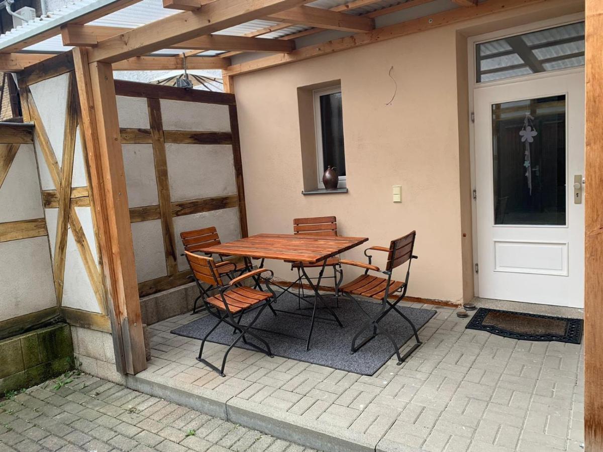 Delux Ferienwohnung Kunstgalerie Und Ilmradweg Kranichfeld Luaran gambar