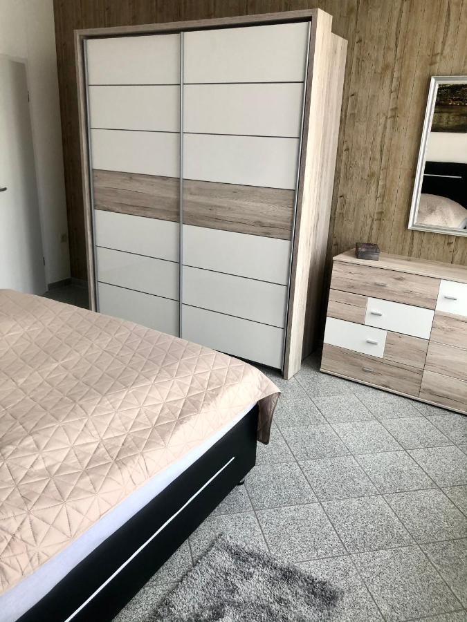 Delux Ferienwohnung Kunstgalerie Und Ilmradweg Kranichfeld Luaran gambar
