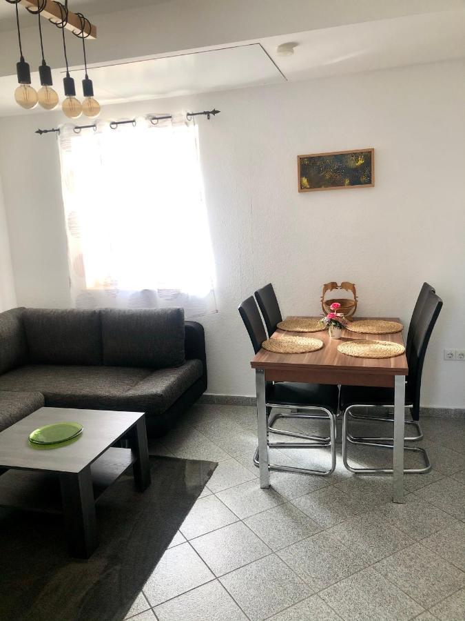 Delux Ferienwohnung Kunstgalerie Und Ilmradweg Kranichfeld Luaran gambar