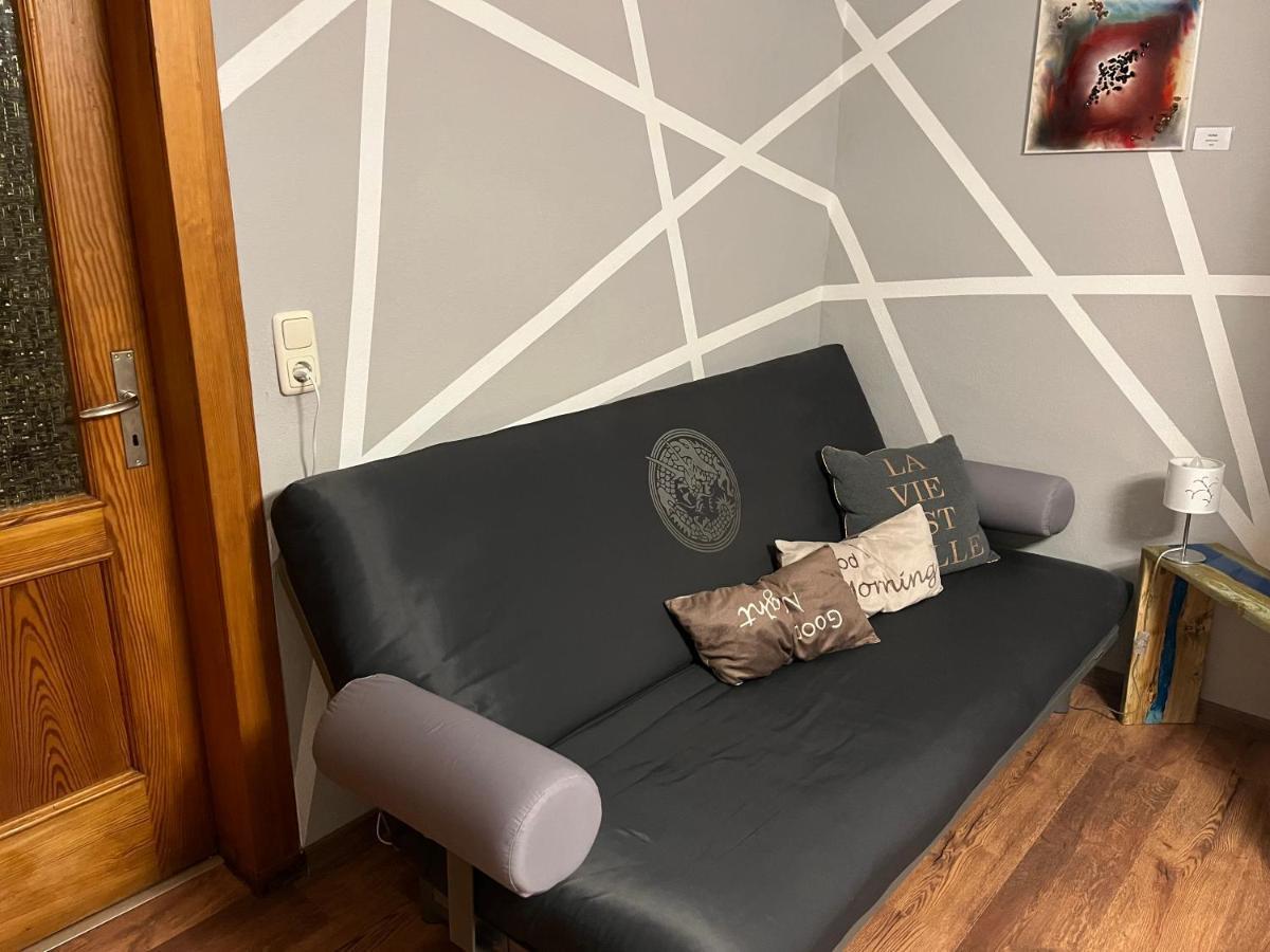 Delux Ferienwohnung Kunstgalerie Und Ilmradweg Kranichfeld Luaran gambar