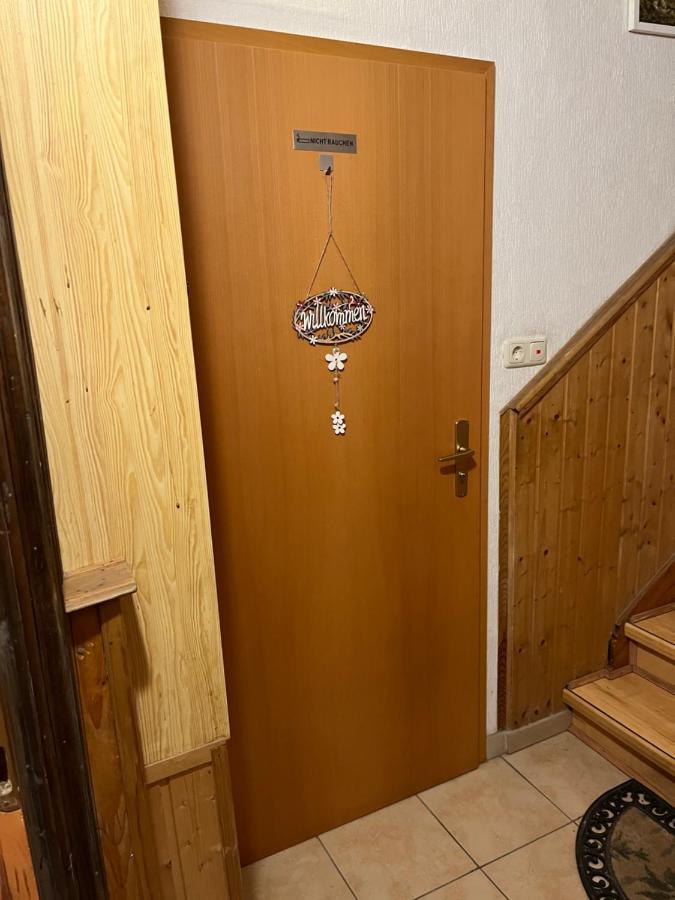 Delux Ferienwohnung Kunstgalerie Und Ilmradweg Kranichfeld Luaran gambar
