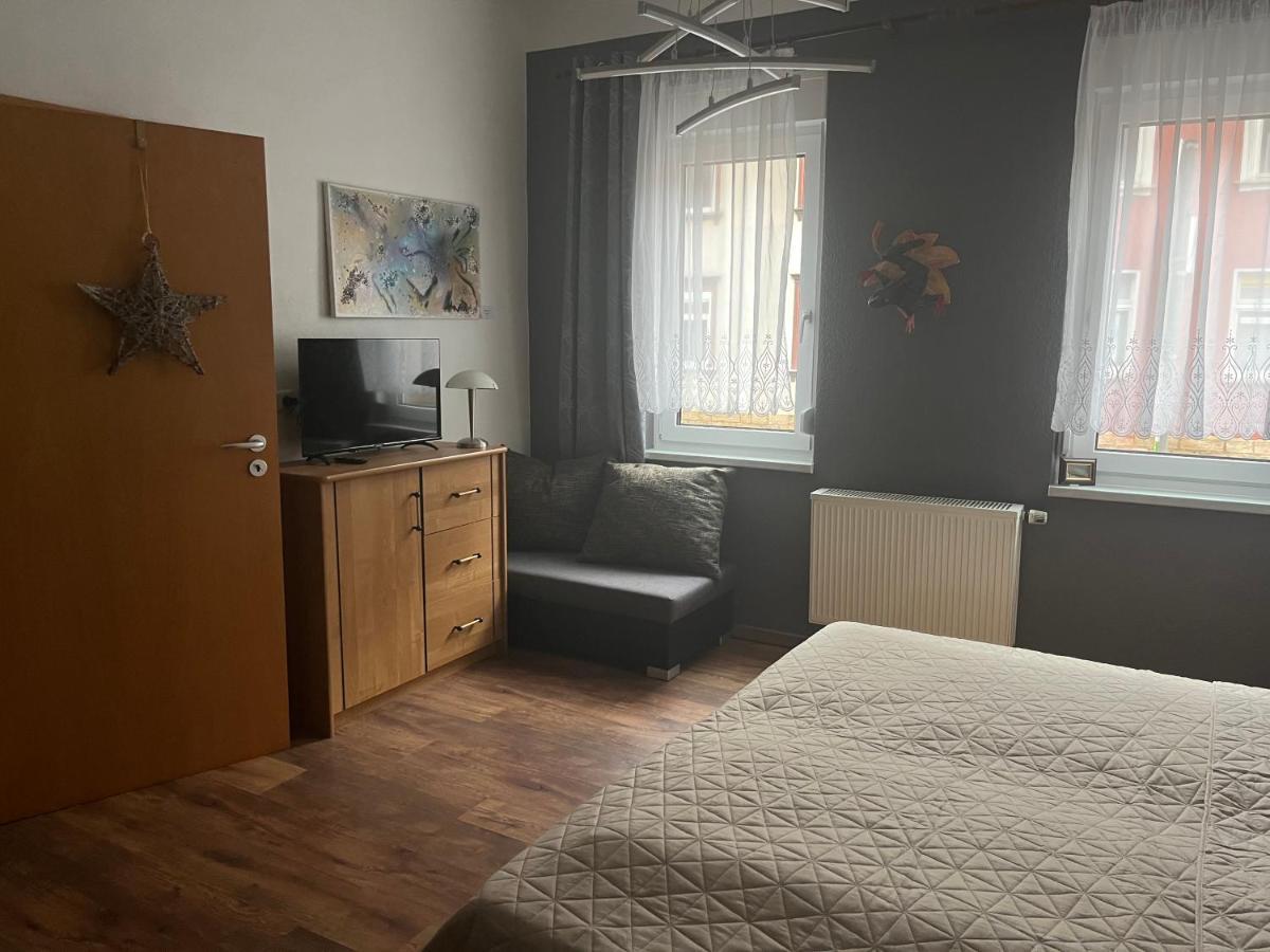 Delux Ferienwohnung Kunstgalerie Und Ilmradweg Kranichfeld Luaran gambar