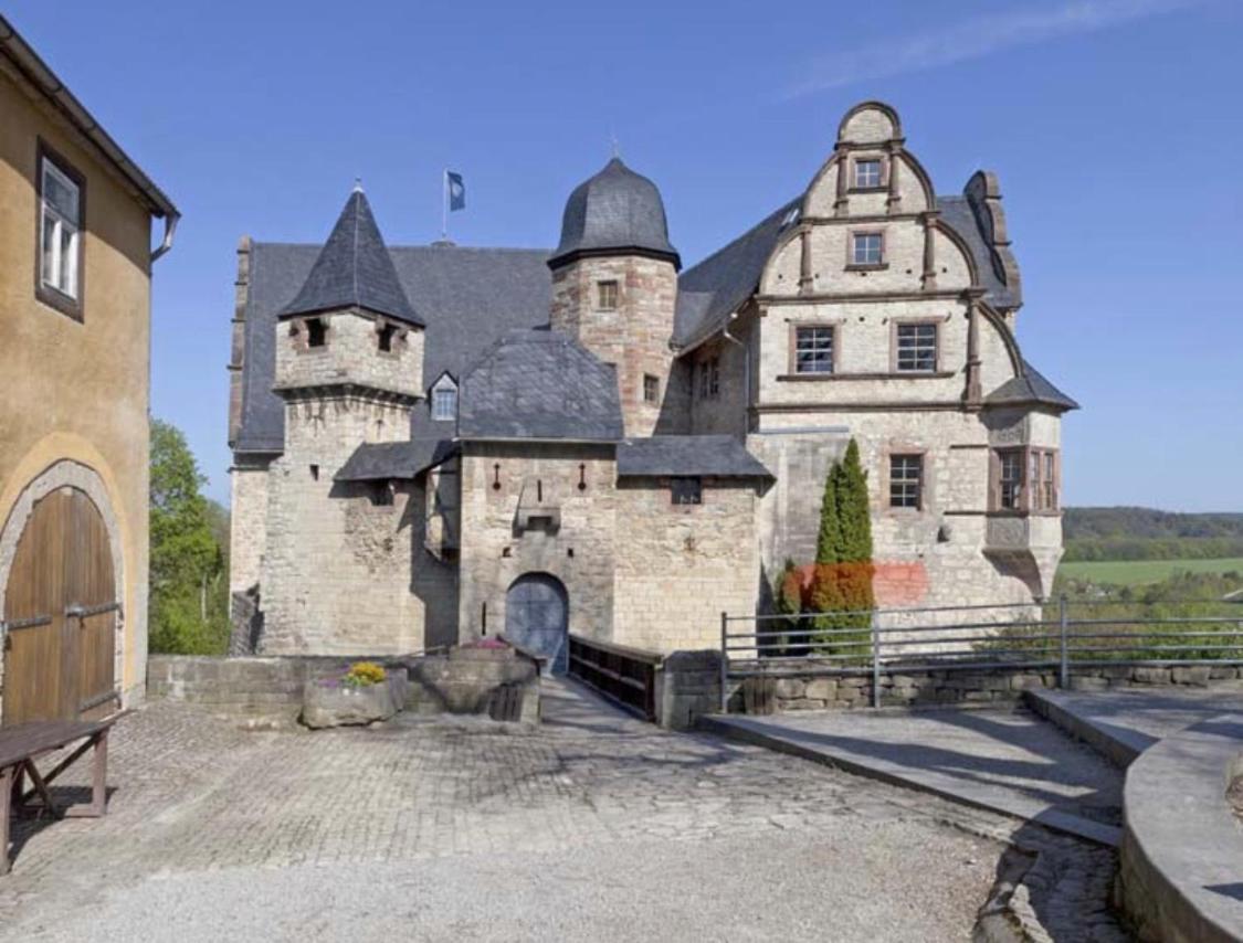 Delux Ferienwohnung Kunstgalerie Und Ilmradweg Kranichfeld Luaran gambar